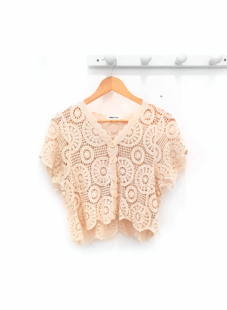Chaqueta-de-ganchillo-beige-Lourdes