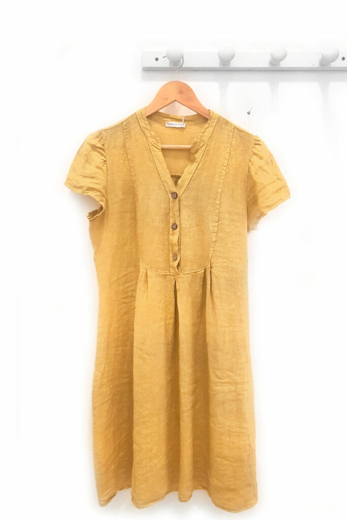 Vestido-de-lino-ocre-Nauzet