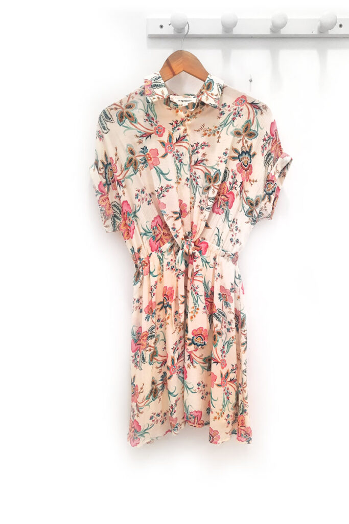 Vestido-estampado-de-flores-beige-Iraitz-