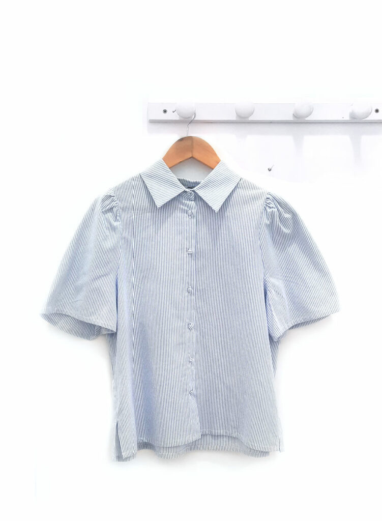 Blusa-de-rayas-azul-Cordelia