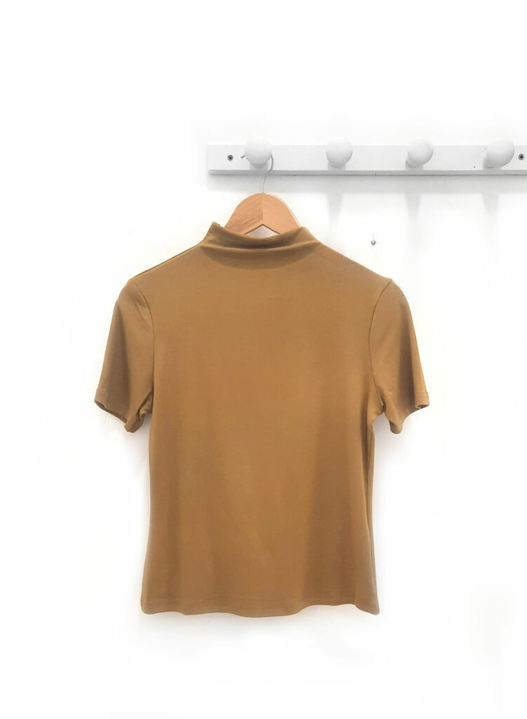 Camiseta-de-manga-corta-verde-musgo-Goretti