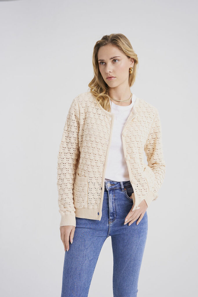 Chaqueta de punto calado crudo Brina