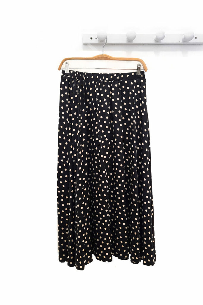 Falda-de-lunares-negra-Carmen