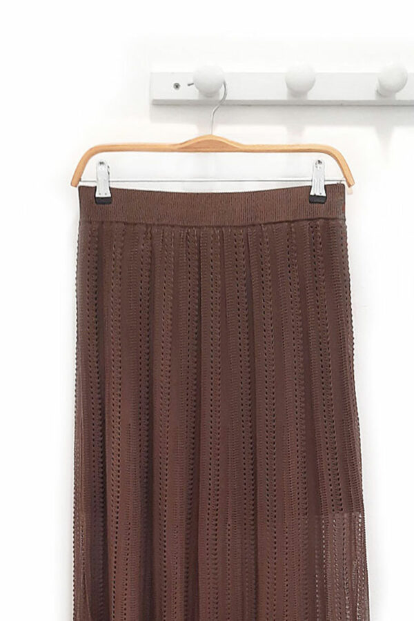 Falda-largamarron-Maria--calada