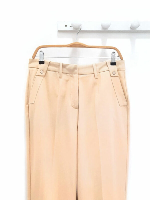 Pantalon-de-raya-beige-Dario-pinzas