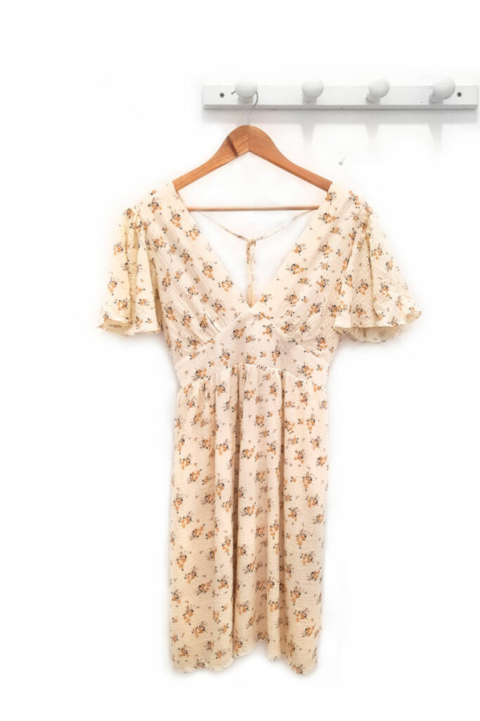 Vestido corto de flores amarillas Gerome
