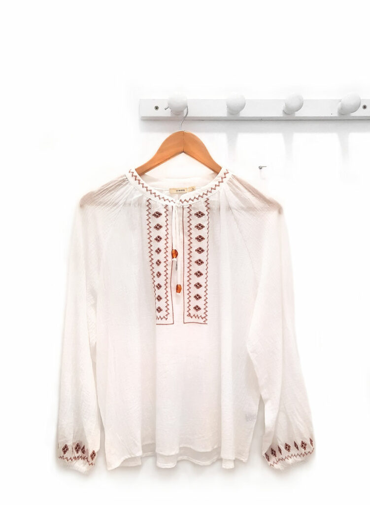 Blusa-de-manga-larga-blanca-Aia