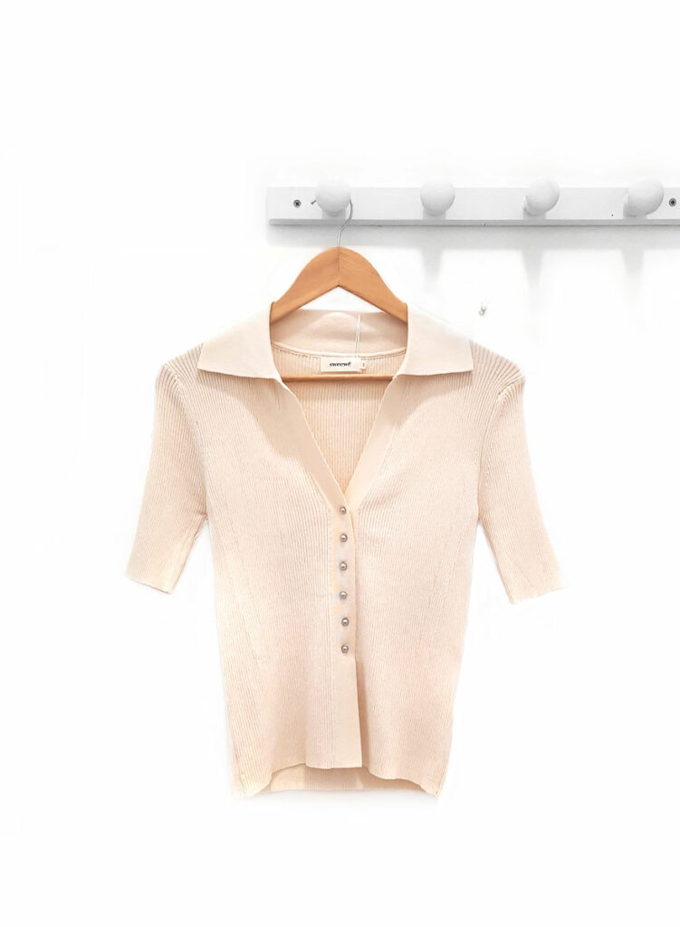 Camiseta-de-manga-corta-beige-Lily