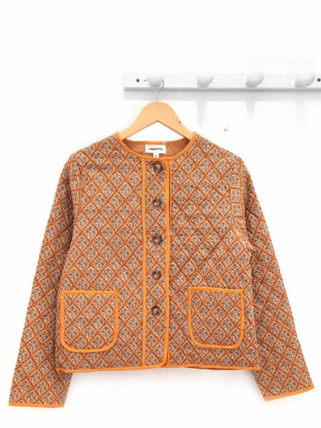 Ropa 111 Cazadora-estampada-naranja-Satya-florecillas