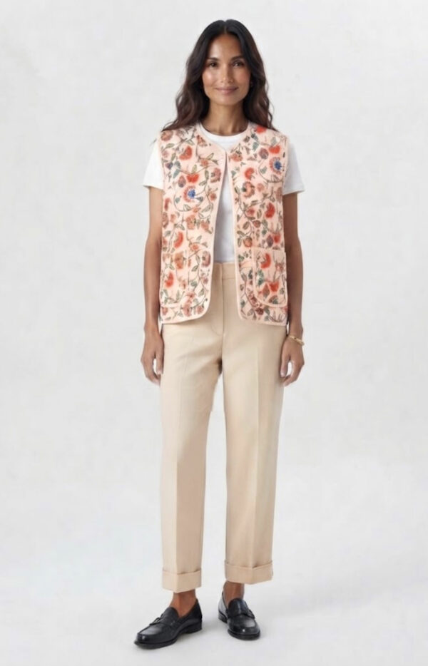 Chaleco-estampado-de-flores-beige-Karl