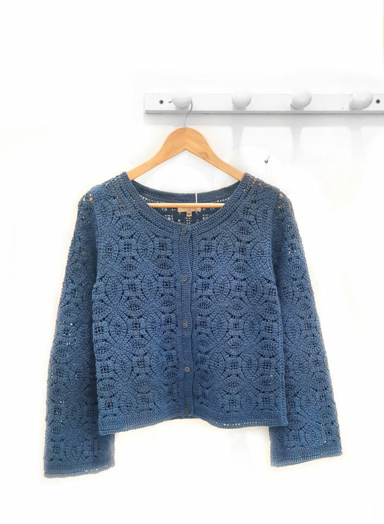 Chaqueta-calada-azul-Kris