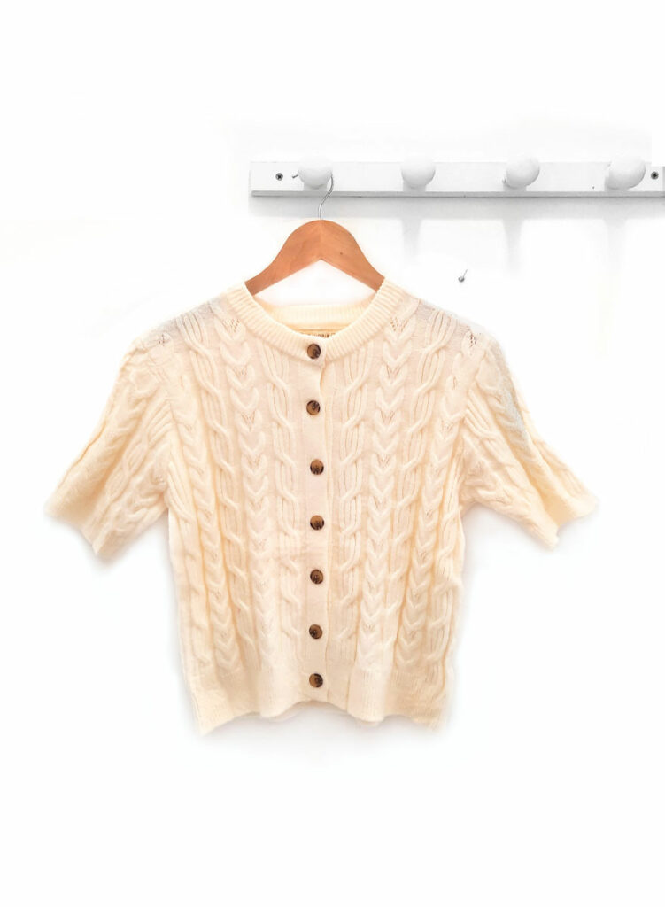 Chaqueta-manga-corta-beige-Jessica
