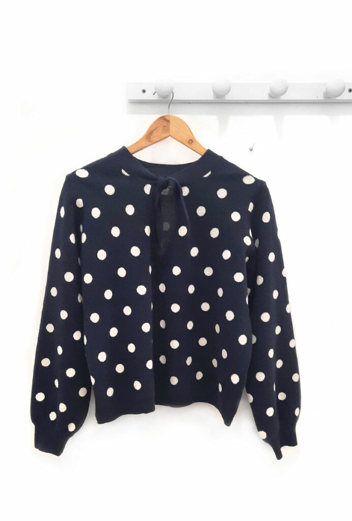 Jersey-de-lunares-azul-marino-Joan