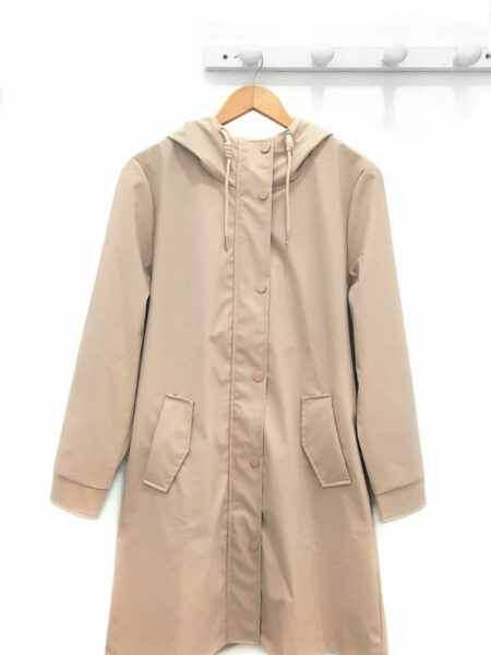 Ropa 23 Chubasquero-cortavientos-beige-Zaparrada